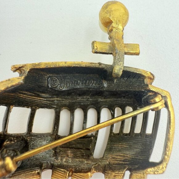 Vintage Tortolani Domed Hyde & Market street Trolley Brooch in Gold - Picture 6 of 8